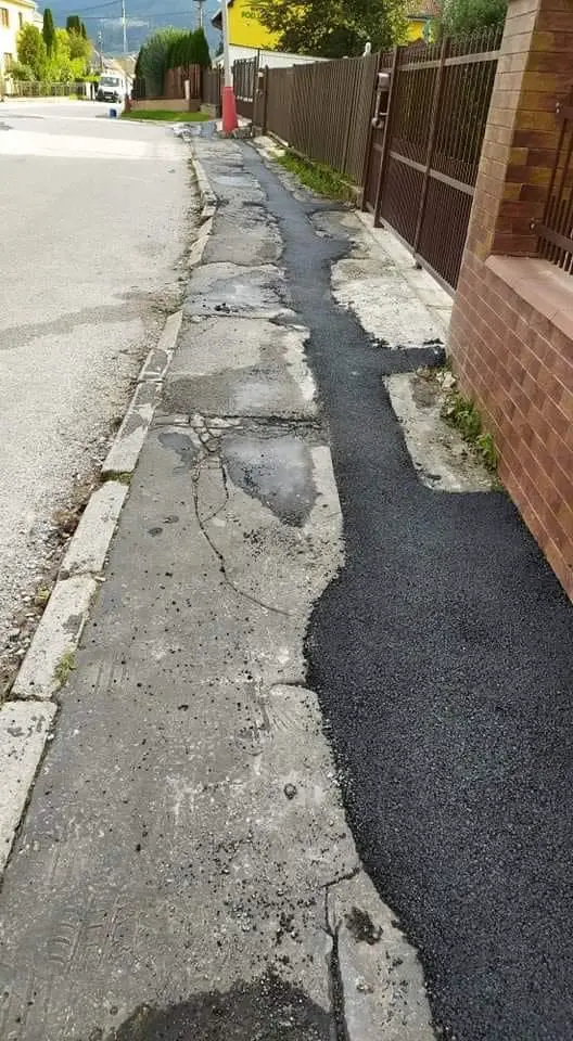 Čadca fotka chodník asfalt