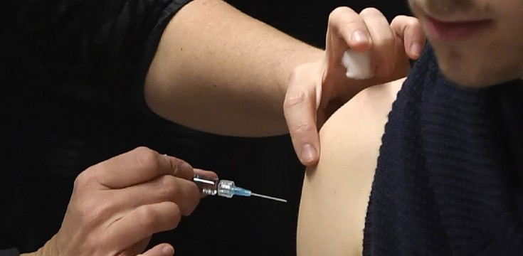 očkovanie astrazeneca pfizer mix zmiešanie zmiešané vakcíny