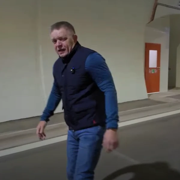 Tunel Višňové je otvorený: Premiér Robert Fico sa v ňom spokojne pokorčuľoval 5 Fico