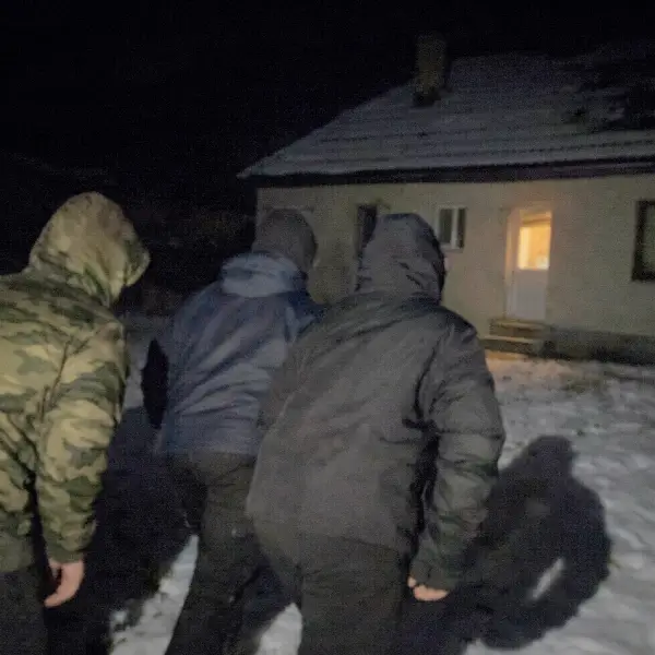 Brutálny útok v dome: Útočníci napadli spiacich ľudí, zbili aj chlapca 2 brutalny utok v dome 2