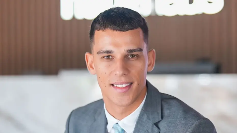 Fešák Adrian z Ruže pre nevestu má gény po kom zdediť: Jeho otec vyzerá ako filmový akčný hrdina 5 Adrian Ruža pre nevestu