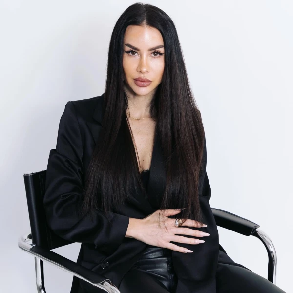 Jarka z Mama, ožeň ma a jej svet: Takto sa prezentuje mimo kamier 3 Jarka Mama ožeň ma