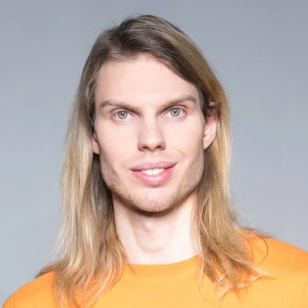 Ako by vyzeral Tomáš z Mama, ožeň ma po zmene účesu? Tieto verzie stoja za pozretie 3 Tomáš Kšenzuliak