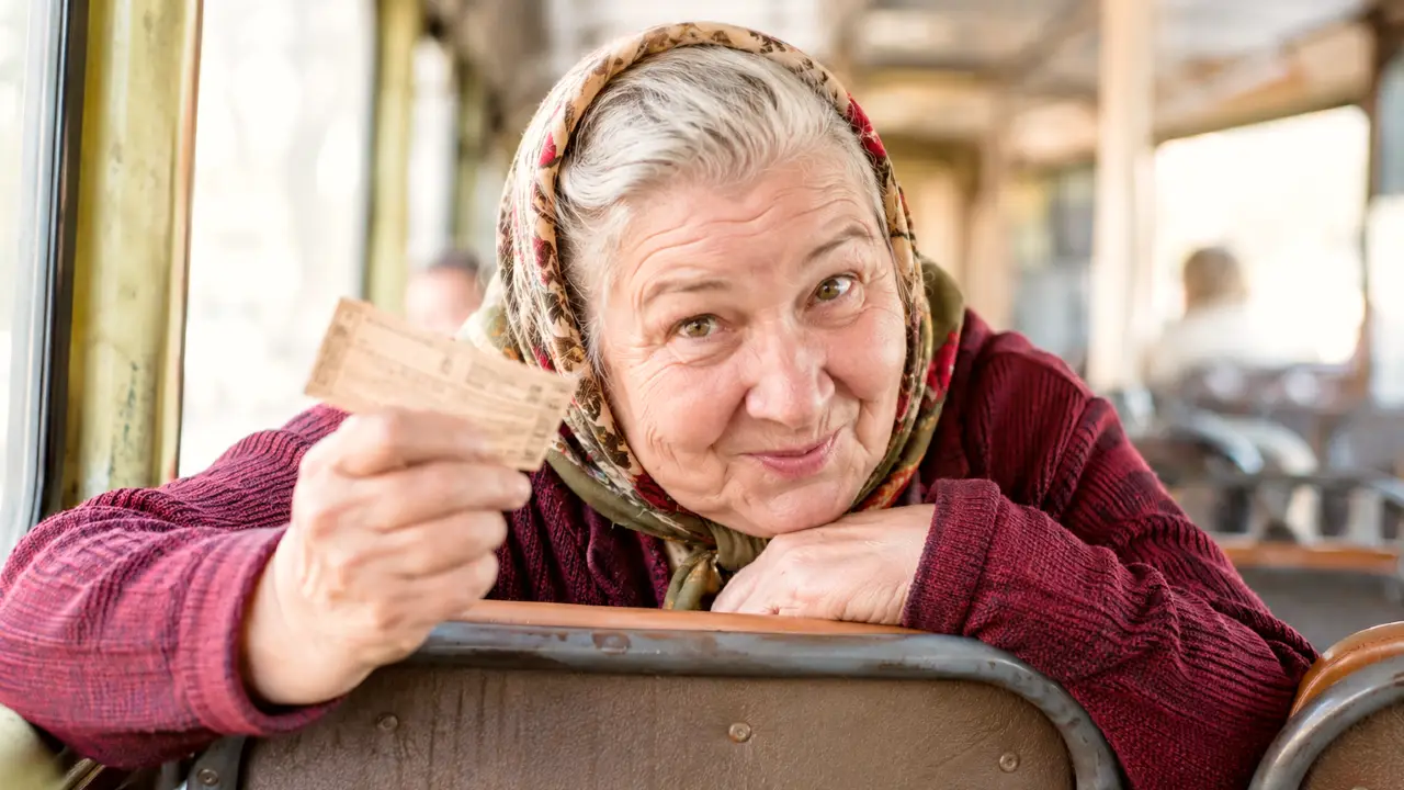 Kvíz pre seniorov #249: 9 otázok z čias, ktoré ešte voňajú starými spomienkami 1 seniorka v buse