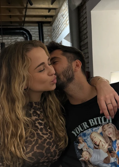 Ela a Rišo vyzerajú šťastne, ale čo Igor? Fotka hovorí jasne! 2 Ela a Rišo Farma