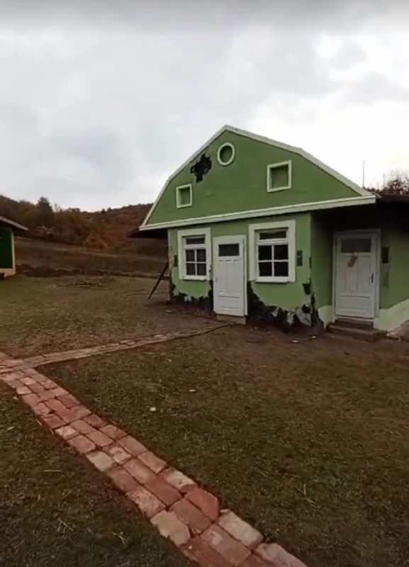 Aha, posledné zábery z Farmy: Búranie je v plnom prúde, ikonické stavby končia 4 Farma 17 koniec